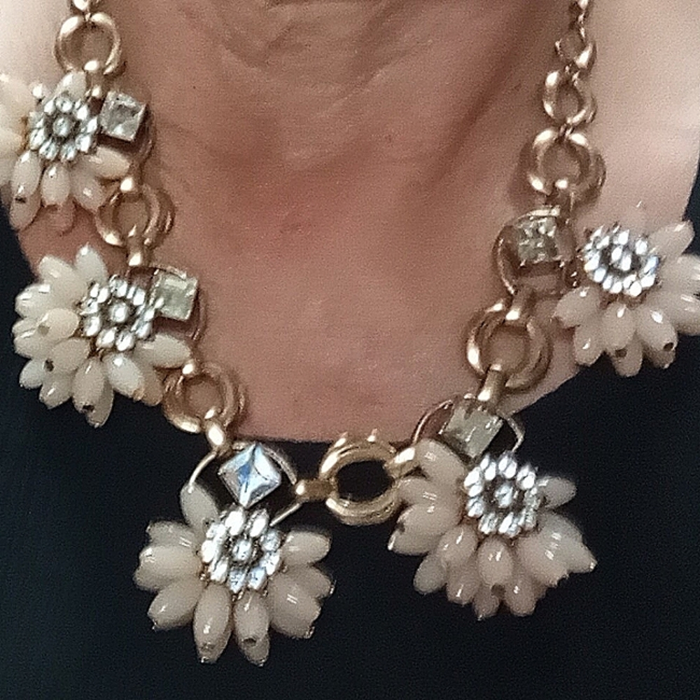 Pink beaded necklas